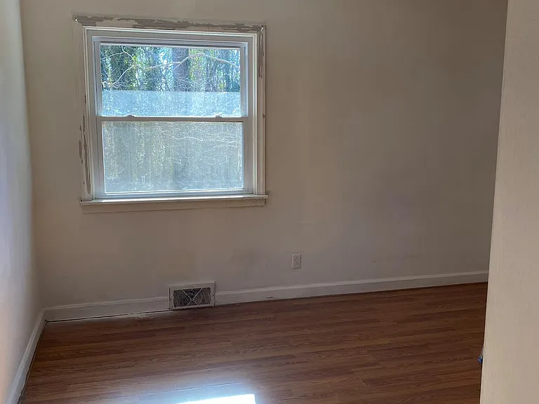 1217 Forestdale Dr — Photo 7