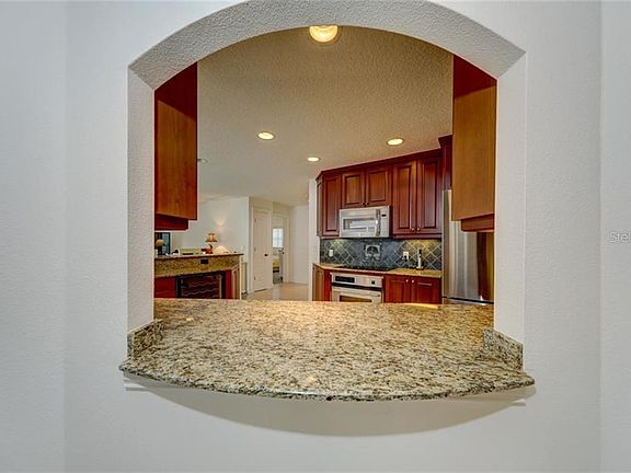 5th image of 1304 Golf View Dr