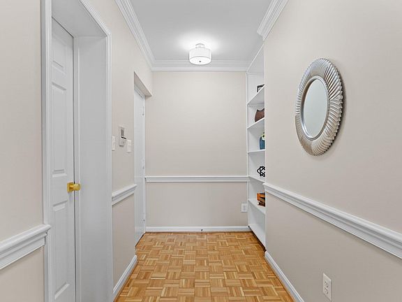 3rd image of 601 Wilkes St APT 204