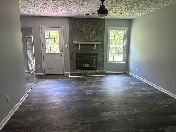 4th image of 1243 Blue Rd