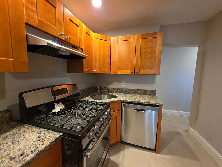 85 Egmont St #2 — Photo 22