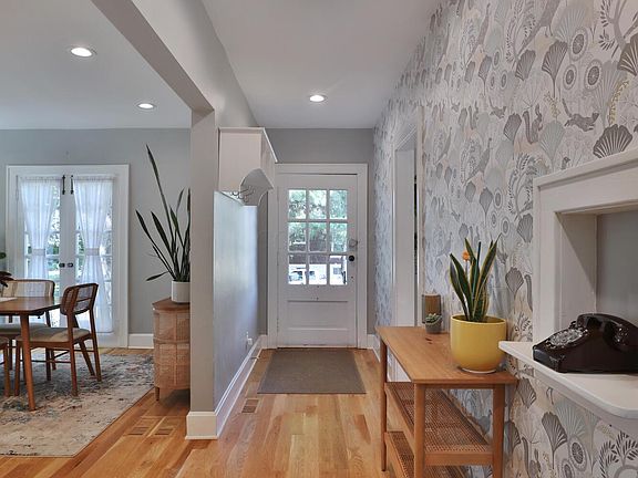 4th image of 1885 Bryden Rd