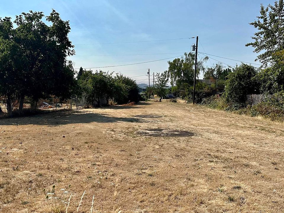 2nd image of LOT 2400 Oak St