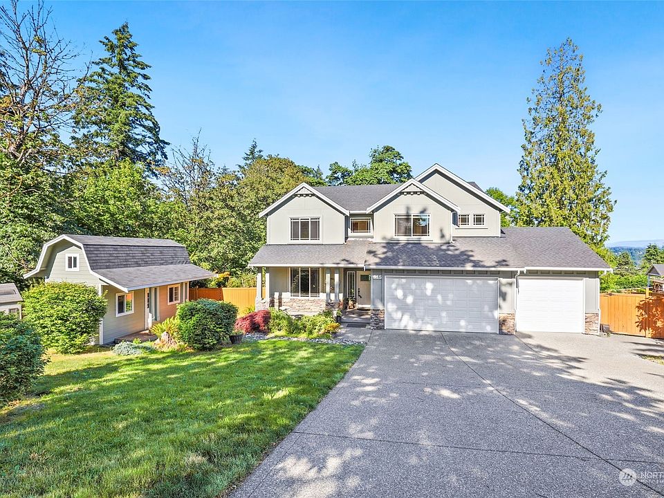 1st image of 615 61st Avenue NE