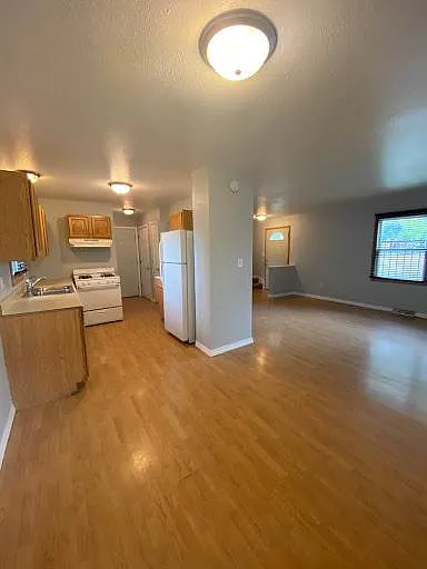 Building Photo - 1517 W Highland Ave
