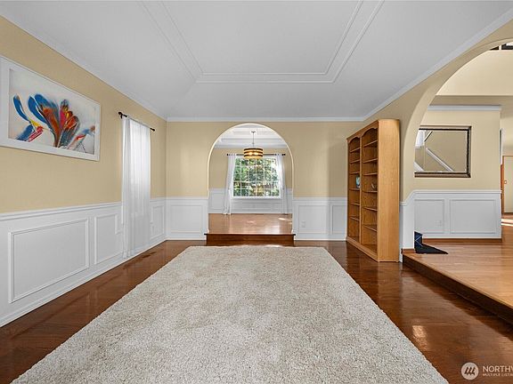 5th image of 4124 52nd Street NE