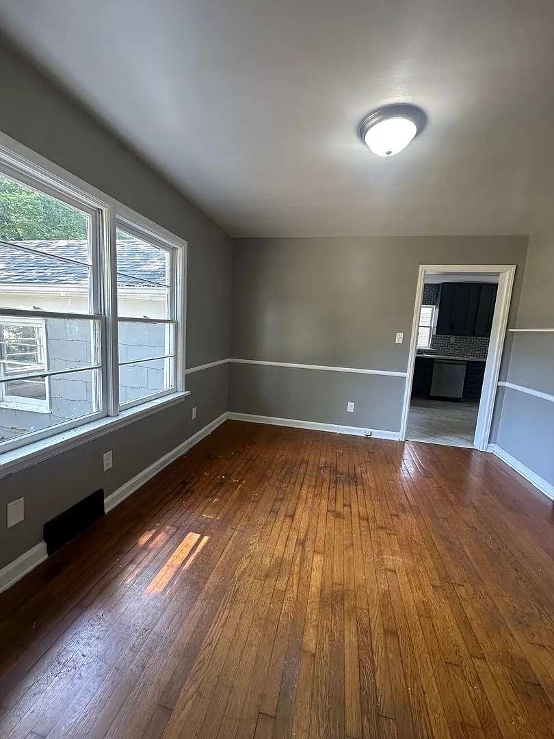 Completely remodeled 3-bedroom 2 full bathroom on over an acre lot — Photo 2