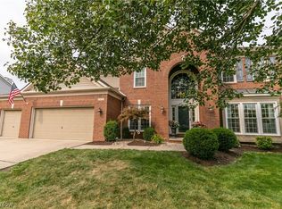 19032 Walnut Dr, Strongsville, OH
