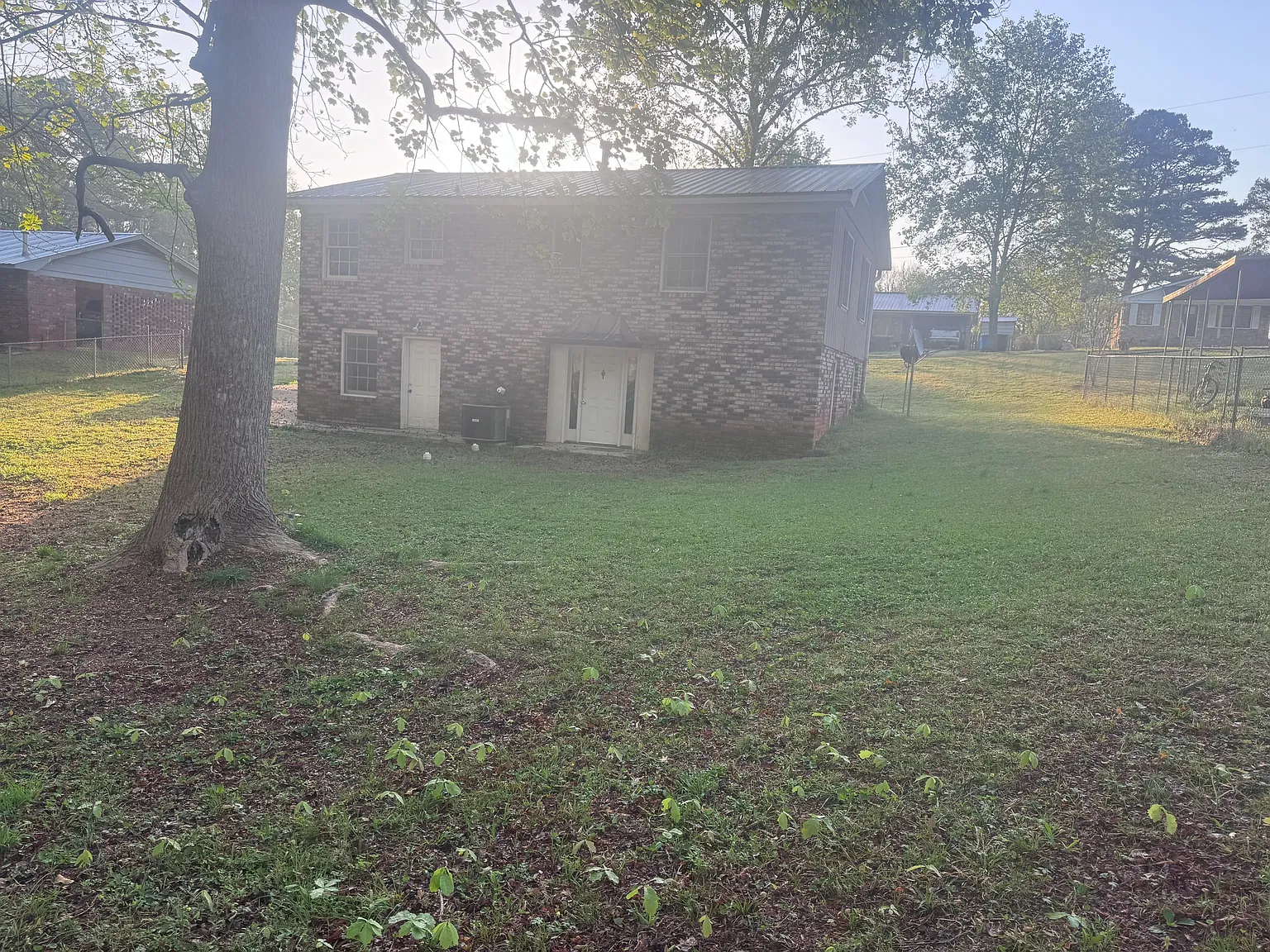 3 bed, 2.5 bath, 1800 sqft, $1,400 — Photo 2