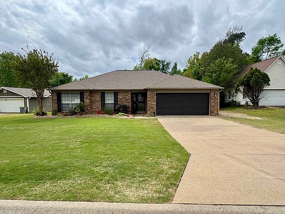 2nd image of 921 Fox Ridge Dr