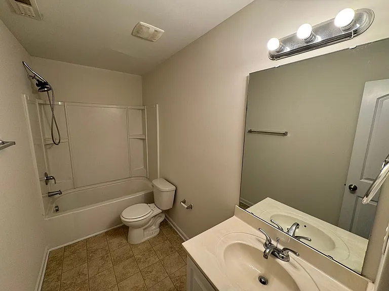 4820 Lynn Lee Cir — Photo 17