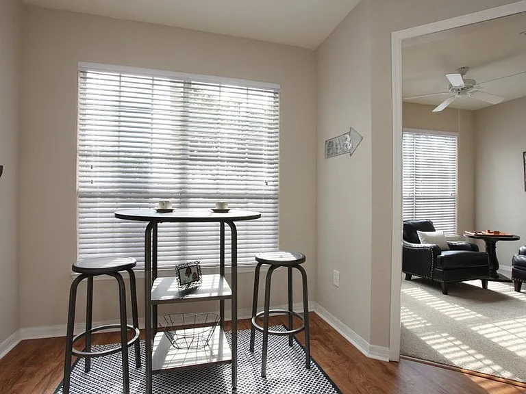 Westwood Reserve Apartments — Photo 48