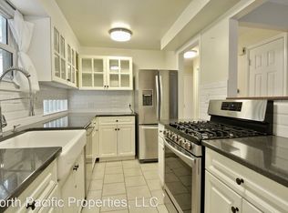 4034 NE 110th St, Seattle, WA 98125