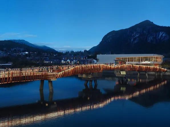 38067 Helm Way, Squamish, BC V8B 1A8