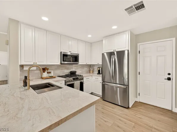 2437 Cliffwood Dr, Henderson, NV 89074