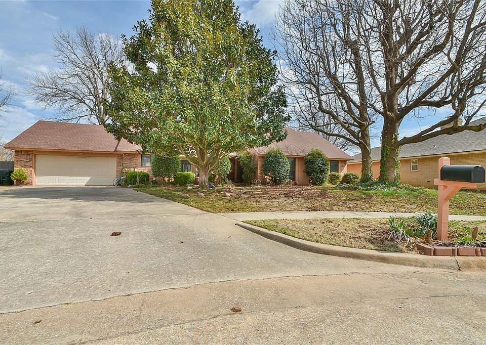 1st image of 705 Inverness Ct