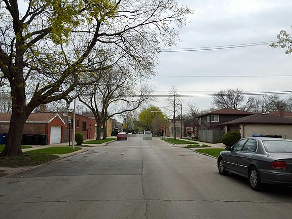 5th image of 8238 S Kingston Ave