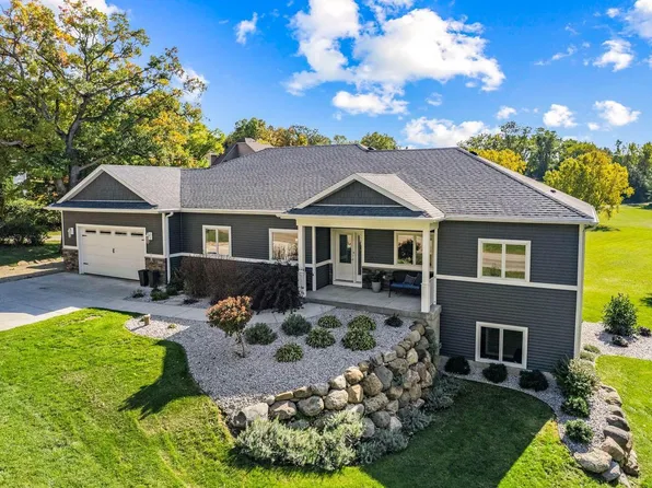 W8921 Ripley ROAD, Cambridge, WI 53523