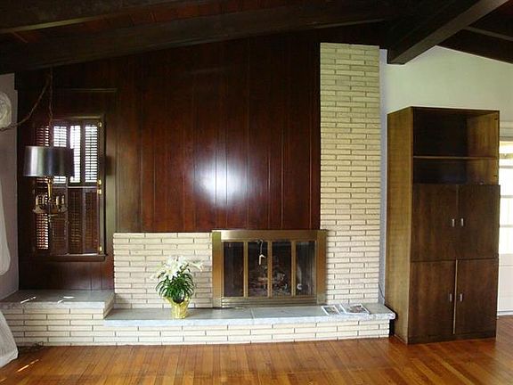 4th image of 1003 Sullivan Dr