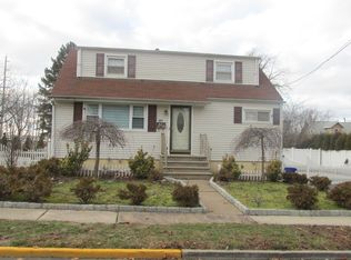 507 Lowe Ave, Ridgefield, NJ 07657