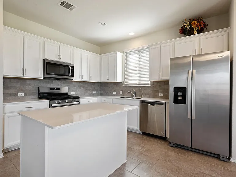 110 Russet Trl — Photo 11
