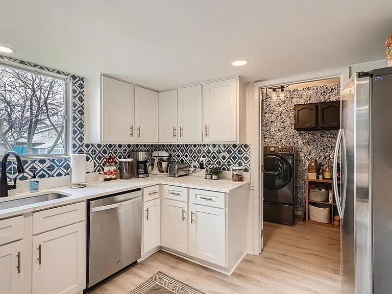 7701 Copano Dr — Photo 12