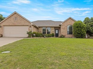 6202 Cynthia Dr, Midlothian, TX 76065