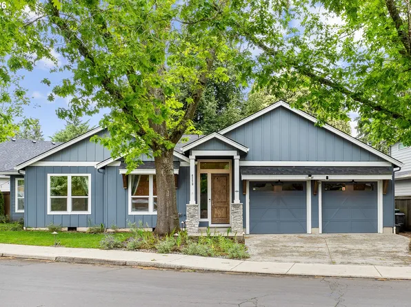 6220 NW Bernie Dr, Vancouver, WA 98663