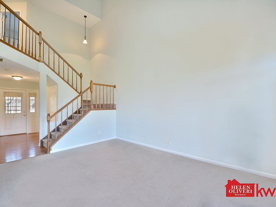 725 Ripple Brook Ln Elgin IL Zillow