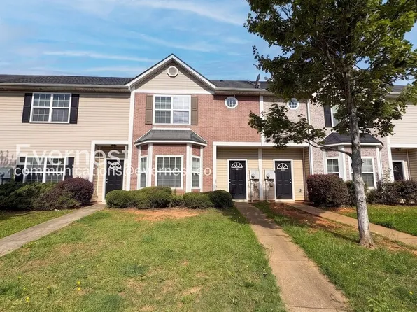 8641 Thomas Ln, Riverdale, GA 30274
