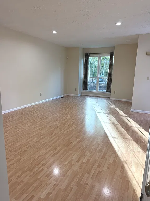 3 bed, 2.5 bath, 1625 sqft, $2,495 — Photo 4