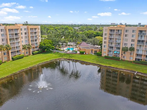 Tennis Towers Apartments