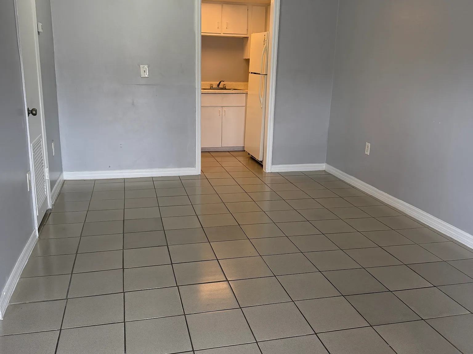 1 bed, 550 sqft, $1,050 — Photo 4