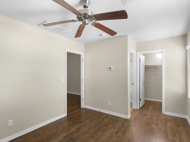 2501 S 255th Dr — Photo 15