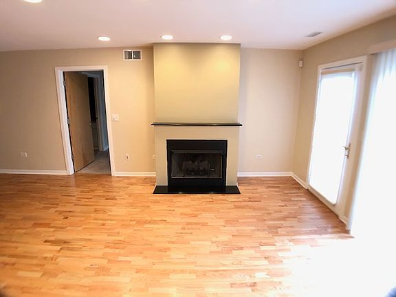 Fireplace/Living Room