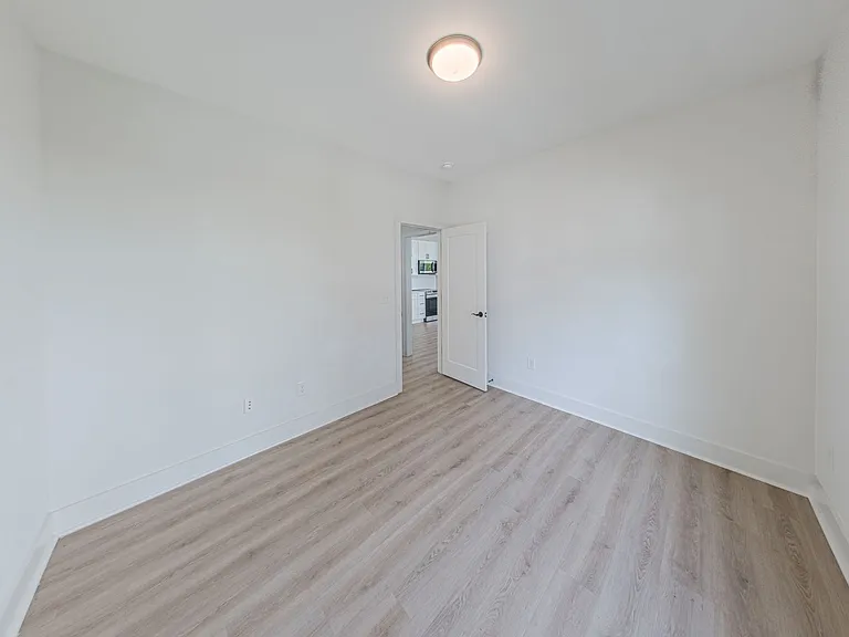 2400 Lowe St NW #B — Photo 9
