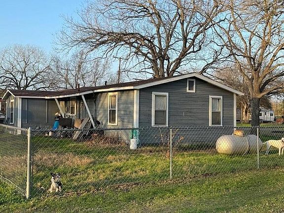 2nd image of 609 N West