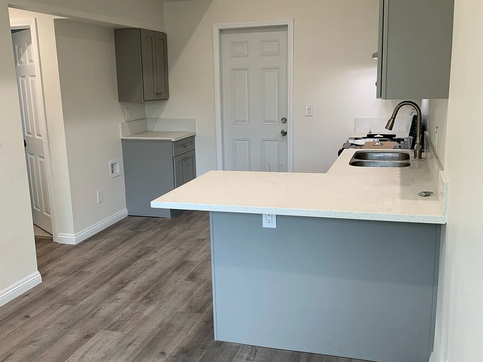 1 bed, 400 sqft, $2,000 — Photo 4