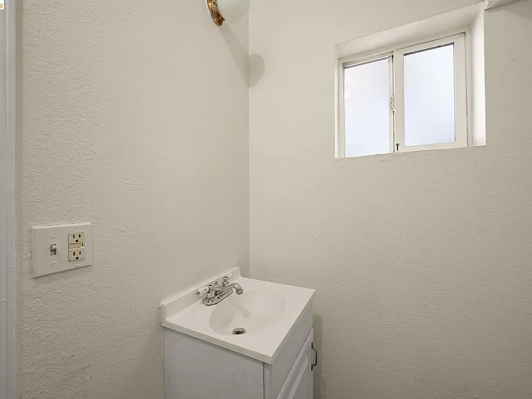 203 Bissell Ave #2 — Photo 11
