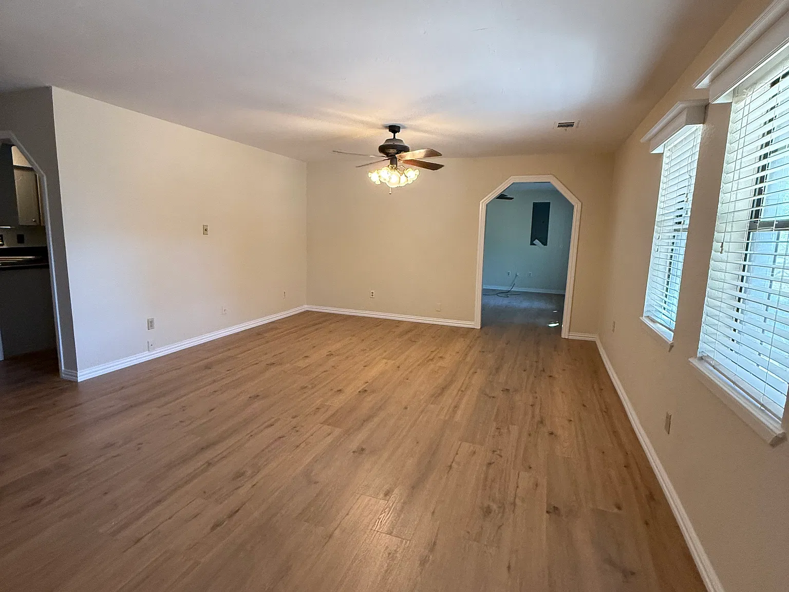 3 bed, 1500 sqft, $1,900 — Photo 2