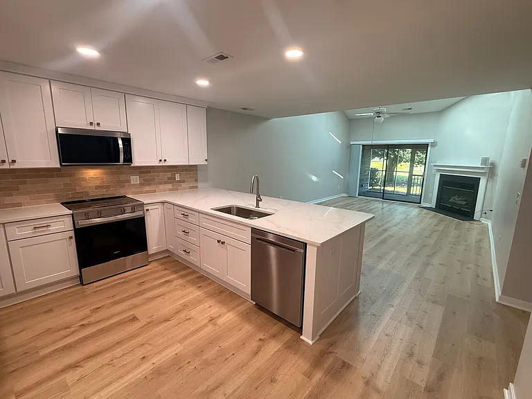 5910 Chester St — Photo 9