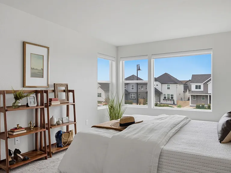 5230 Rendezvous Pkwy — Photo 33