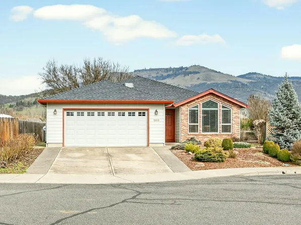 160 Meadow View Dr, Phoenix, OR 97535