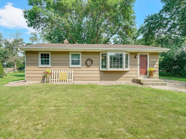 2221 Alrick Pl, White Bear Lake, MN 55110