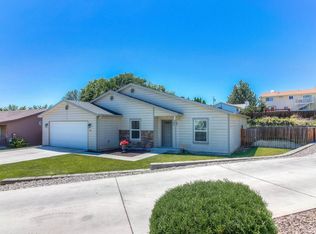 502 Virginia Ct, Zillah, WA