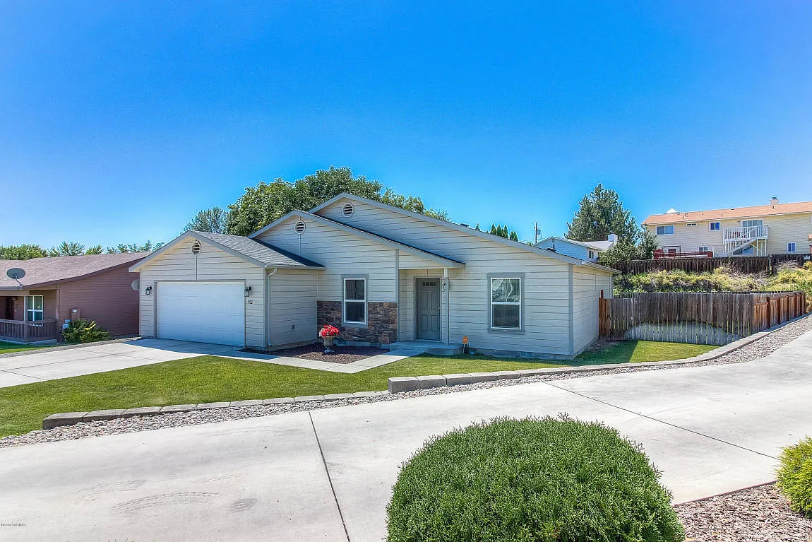 502 Virginia Ct photo 1