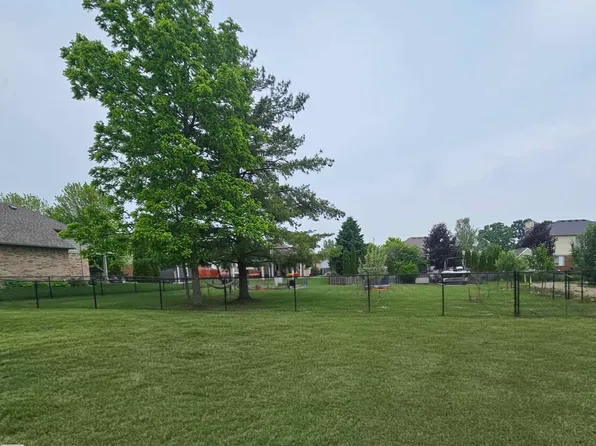 35721 Orchard Ln, Richmond, MI 48062