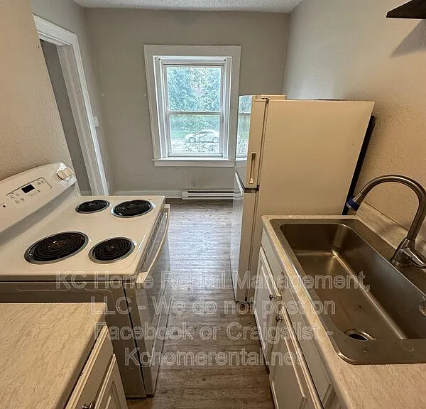 305-307 N Gladstone Blvd #21 — Photo 26