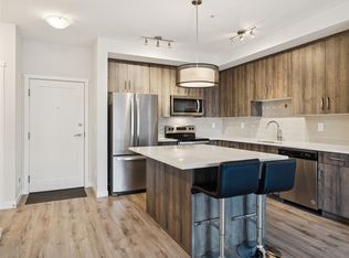 71 Shawnee Cmn SW #211, Calgary, AB T2Y0R2