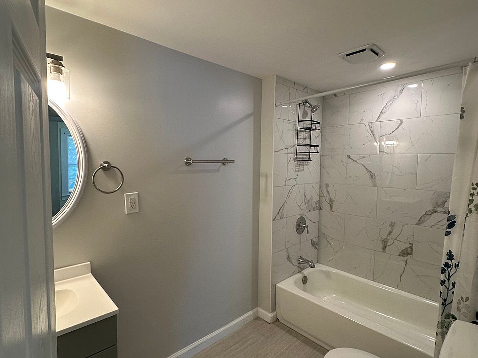 1st image of 407 Moir St #4